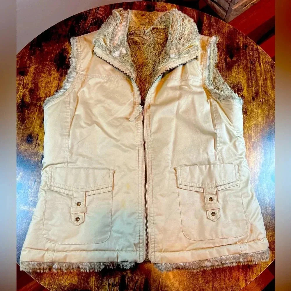 Old Navy | ladies reversible, faux fur/utility style vest. Size: M